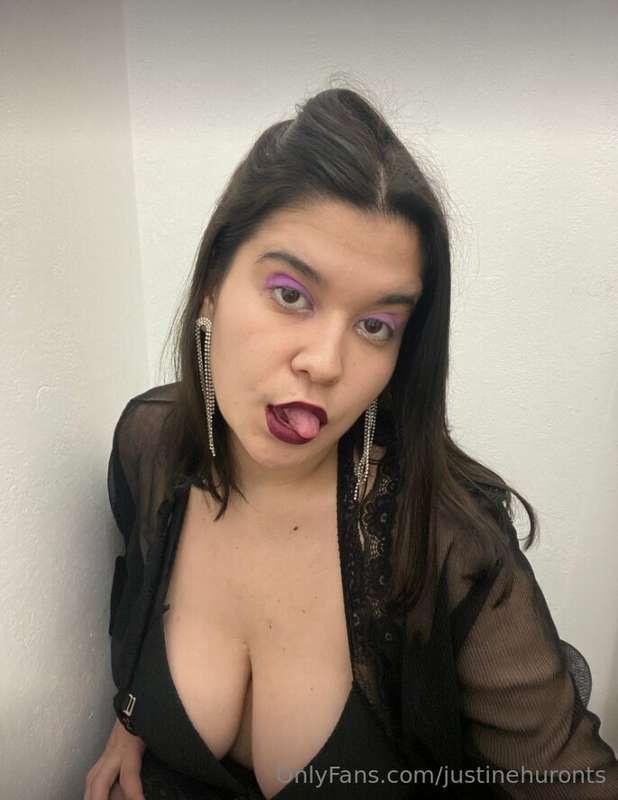 Tu aimerais avoir ma langue autour de ton 🌰?👅👅
