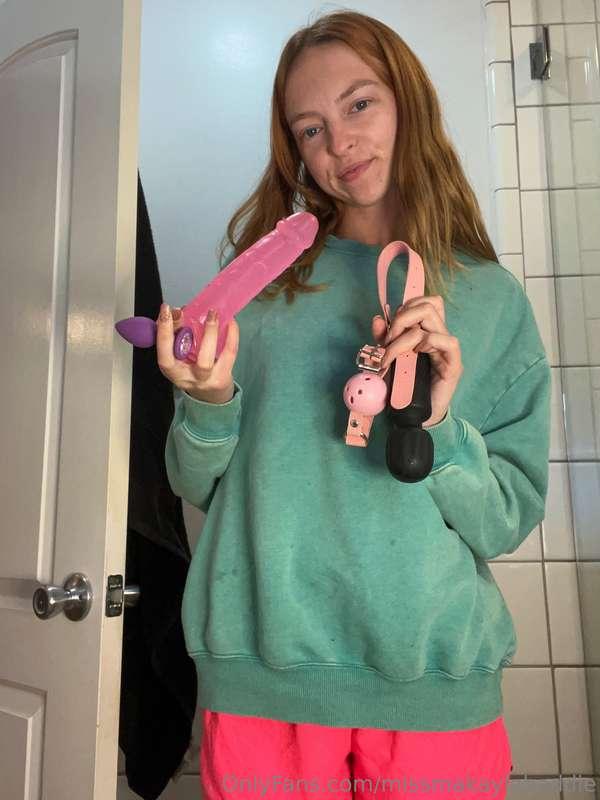 New Solo using all of my toys at once😈🍆💦

I’m using my pink ..