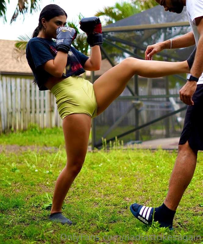 Watch me do a pushing kick! Works great in mma especially as..