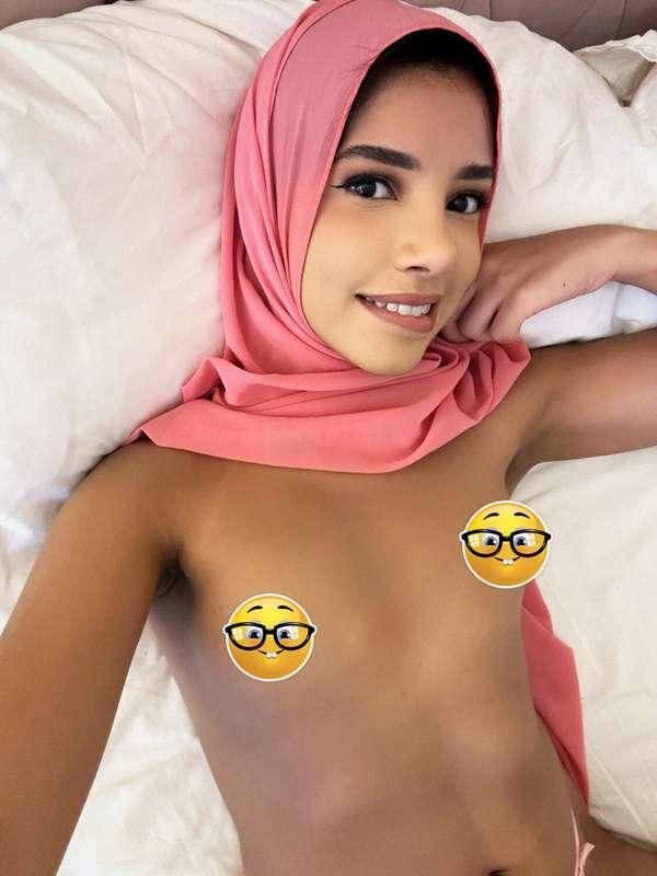 I’ve got a secret… want to know what it is? 🥵🥵