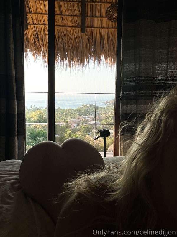 Imagine waking up to this view of me in bed 😈