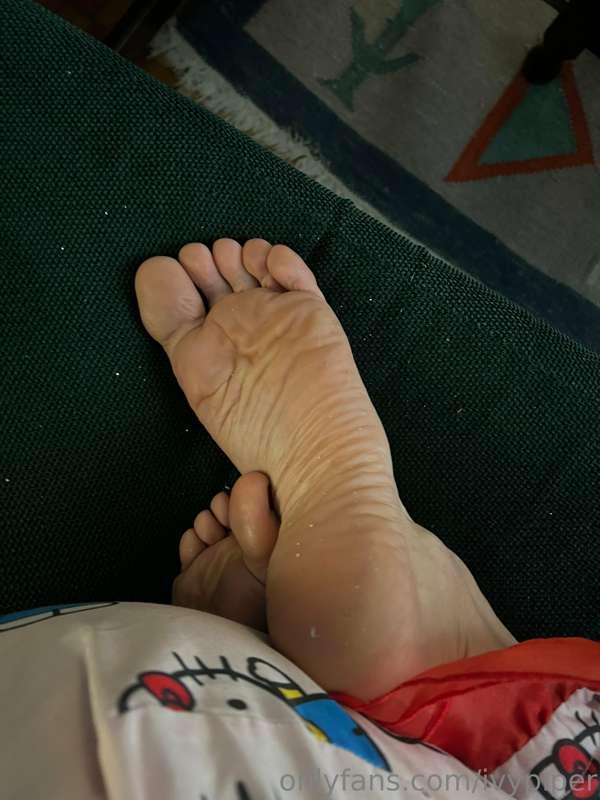 red nails and dirty soles