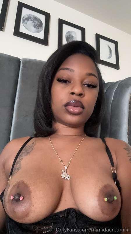 Live tonight on @mimidacreamiis @ 11:15pm 🥰