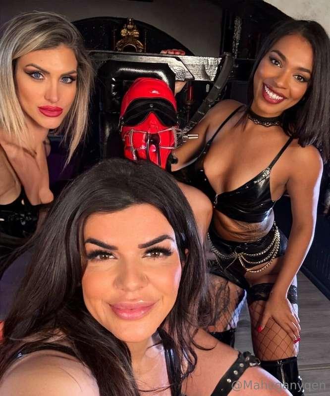 3 dommes, 5 slaves, 5 days in Rome. Get ready for some relly..