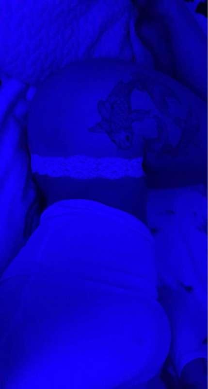 Waiting for you to come give me my goodnight kisses😘