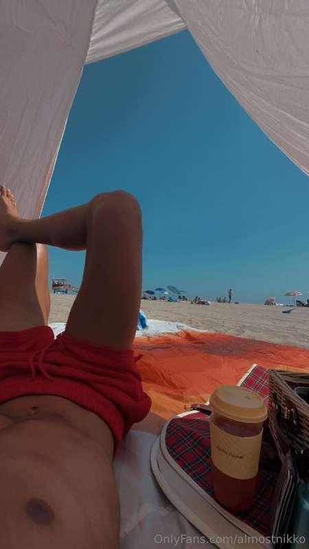 will you join me for a day at the beach? 🏖️❤️