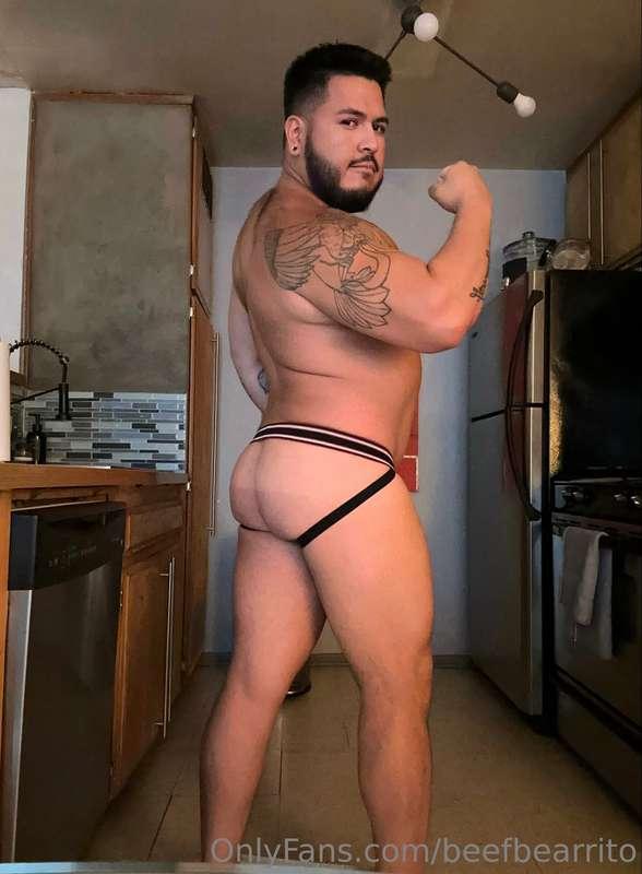 Who wants to cum eat this ass?