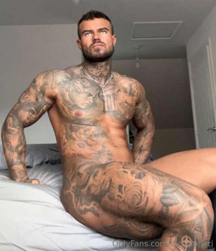 This beautiful Daddy is one of the hottest performers of all..
