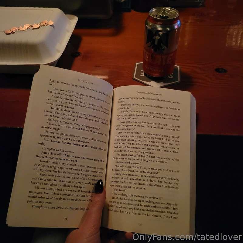 Yes I read smut in public. Especially at a busy bar on a Fri..