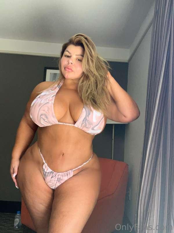 What would you do if you walked in on me taking content?😳