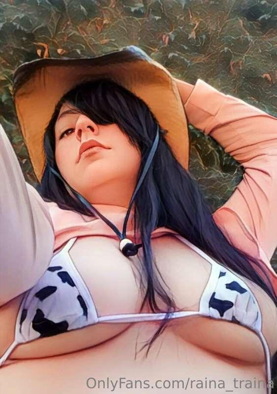 I played with filters to make me look like a 2d waifu. I rea..