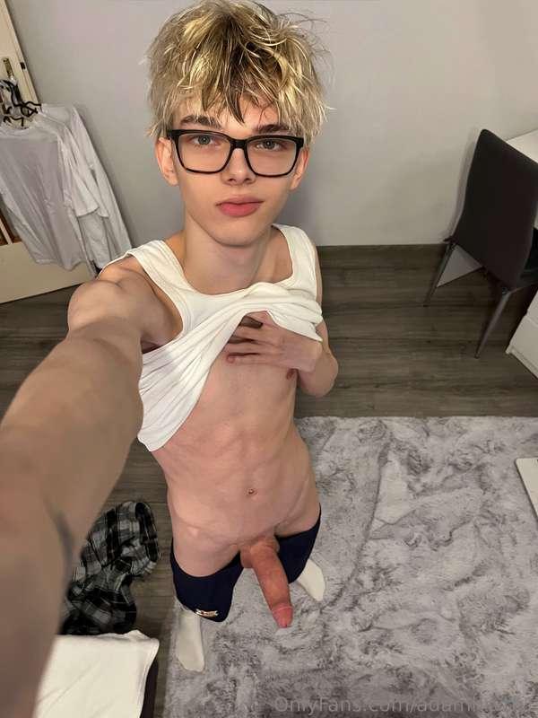 Looking for a company 🍆 Let's Netflix and Chill? 🥵