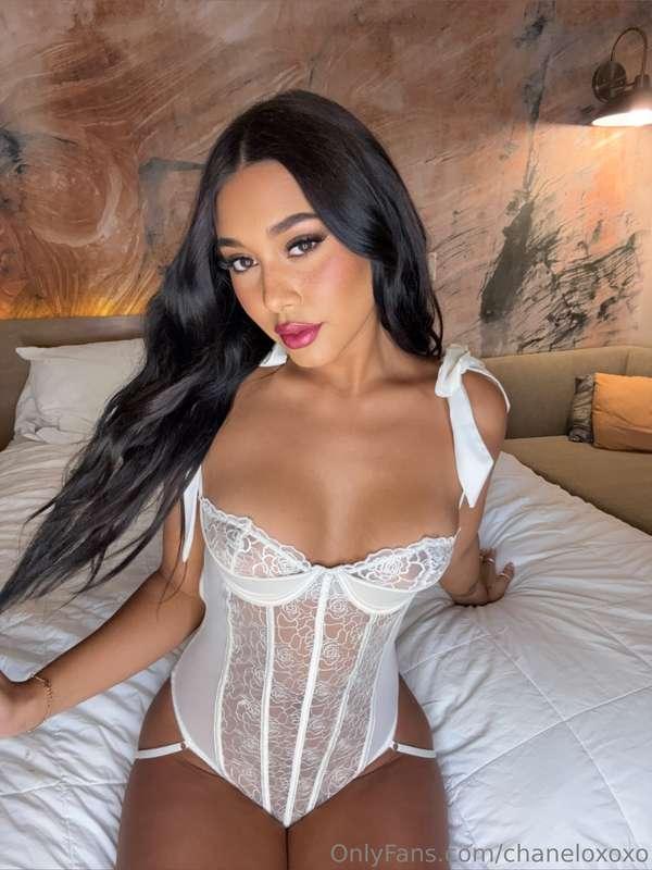 Hey daddy 😈 Does your cock need me to satisfy it?!? 👀 Tip $2..