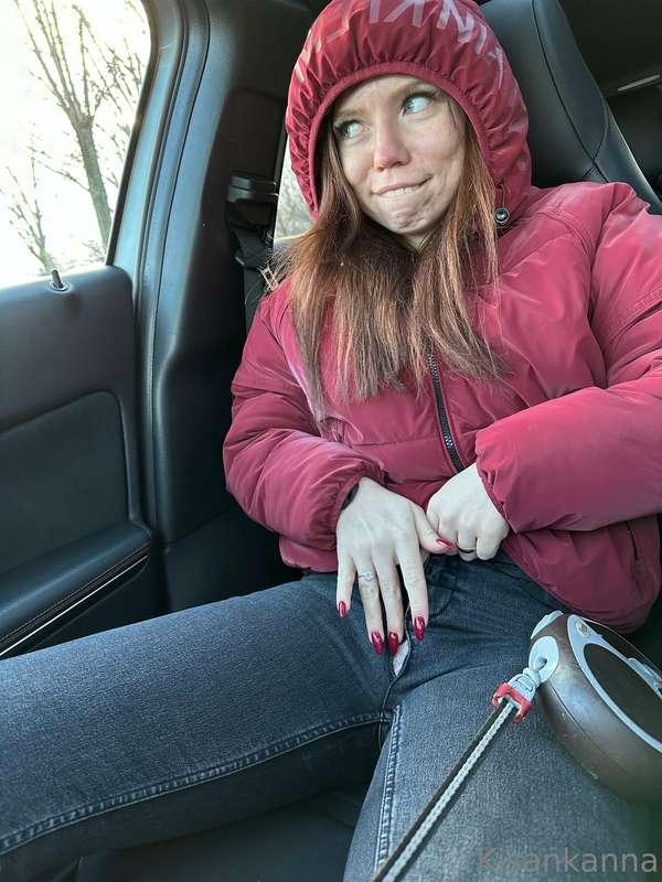 Omg 😱 I tore my pants on the street. Easy access to my pussy..
