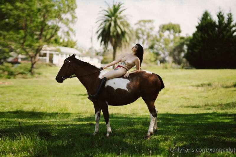 Don’t mind me… I’m just riding dirtyyy ❤️‍🔥