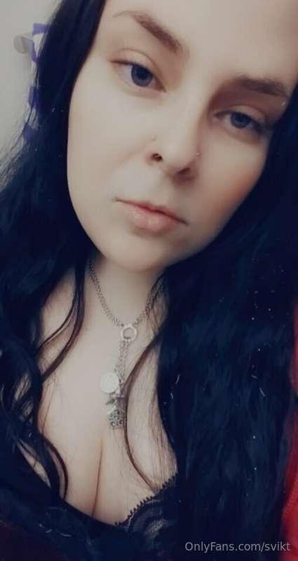Kissing 😘
Sucking on my man...if I had one.