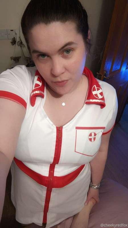 Tell nurse Foxi where it hurts 💋💋