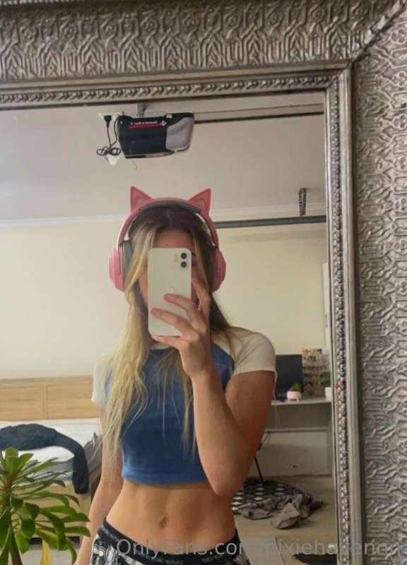 I’m back :3 who wants content?