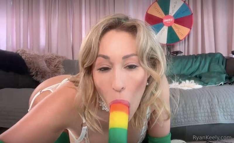 Looking for some late-night spank💦 material? Have you watche..