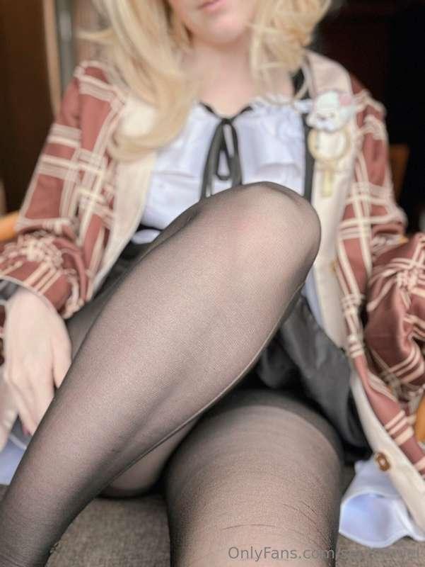 (〃ω〃) more eroero Amelia pics
