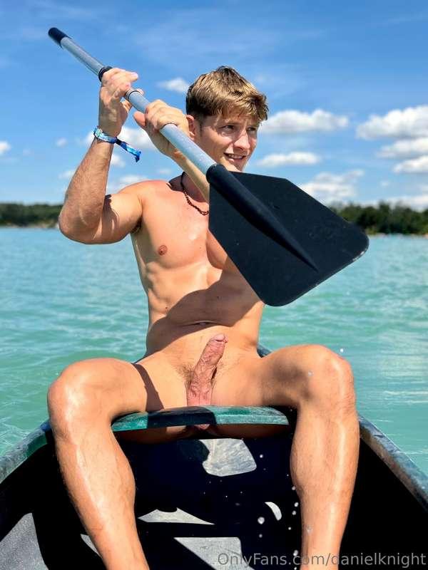 Who takes a boat trip with me next time ? I row you suck 😜