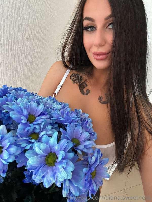 Best wishes to all my girls in this great day😘
So and to you..