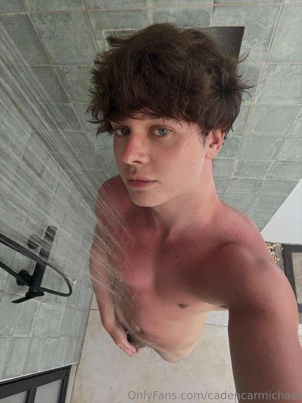 i’m so fucking horny today 😭