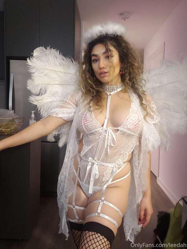 since i never got to wear my angel👼/devil😈 lingerie costume ..