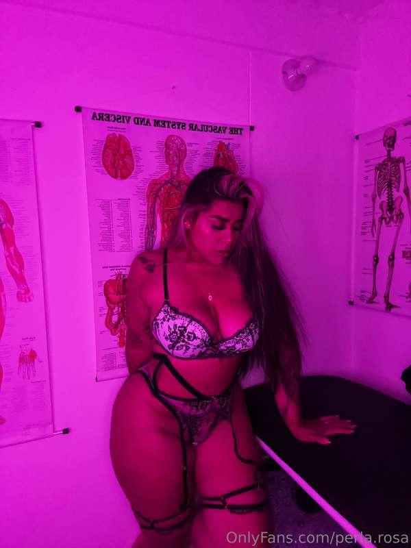 hii! message me now so we can chat or do something else ;) x..