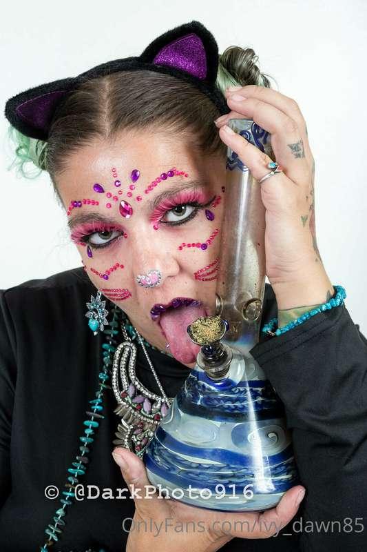 Cum smoke with me.... Follow me on insta ivy_october85