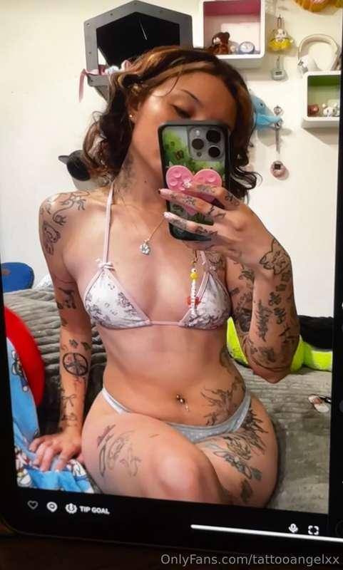 lol i looked cute in my last live😚😚 doing private lives now ..