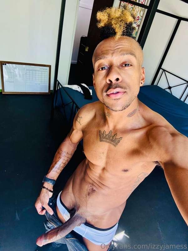 Mondays be HARD 😅 Think I need to relief some stress 🍆💦