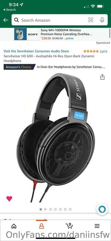 Who wants to buy me these headphones off my wishlist I’ll se..