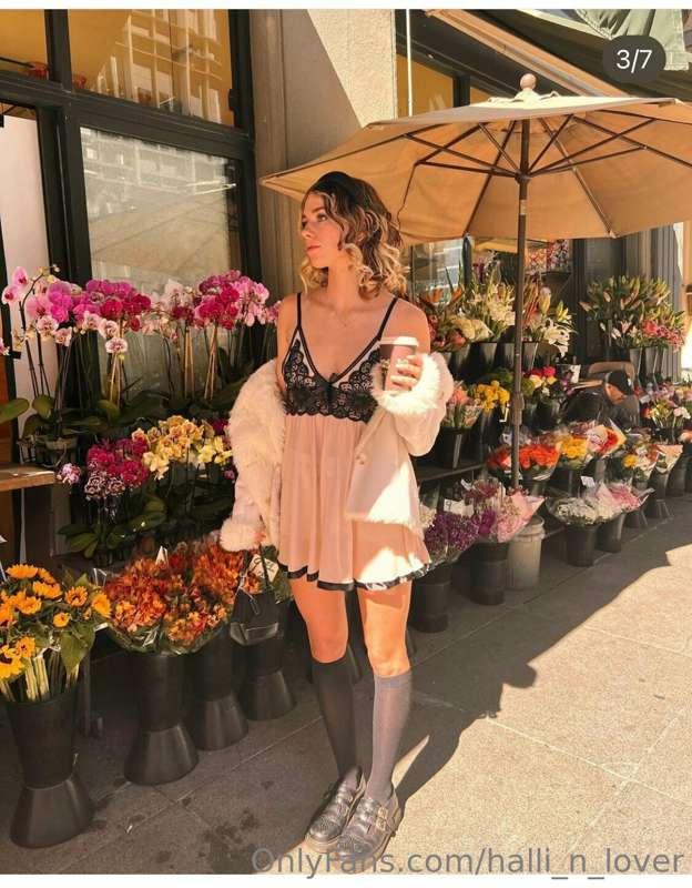 Do you like my outfit?💞