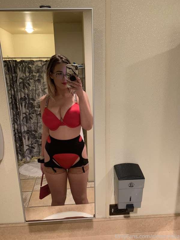 sinnerhella image #1