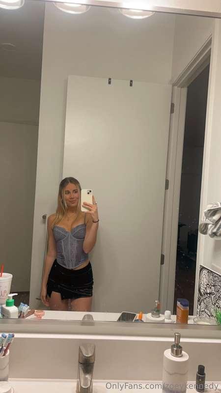 zoeykennedy image #0