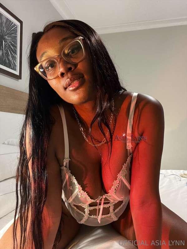 tell me your deepest fantasies 💦@xasialynnx 