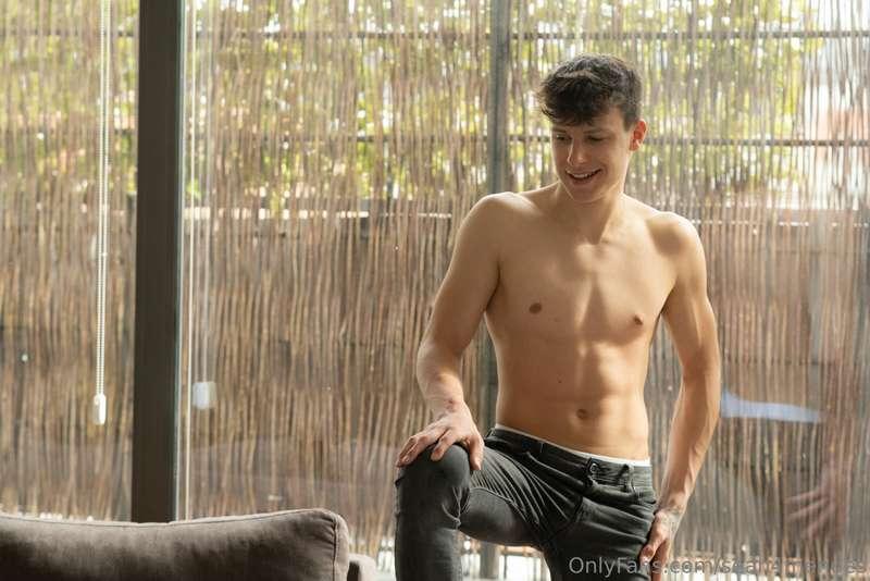 Topless and tempting… pants hiding all the fun 😈🔥👖You’re not..