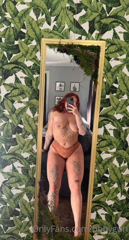 who wants a strip tease with me playing with myself? make su..