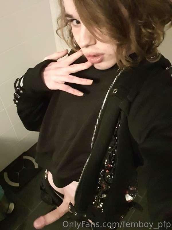 femboy_pfp image #5