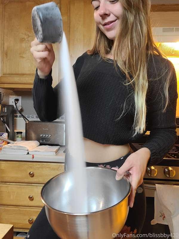 Baking some cookies 🍪 want to help? 😏