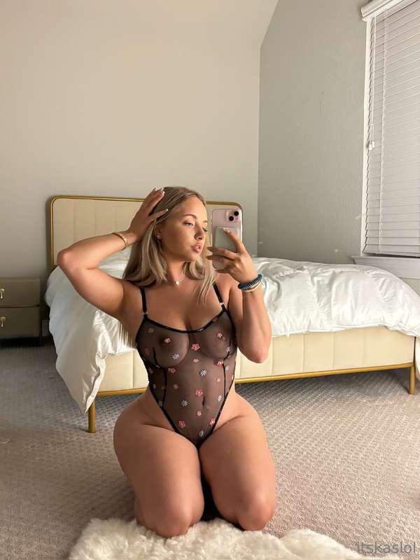 ok but who's staying in and chatting with me this weekend? 💕