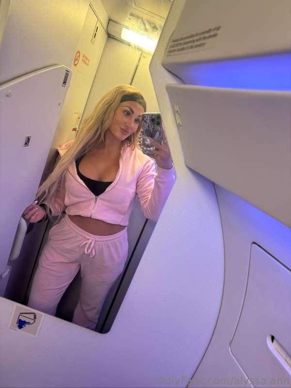 Airplane mirror pics >>>