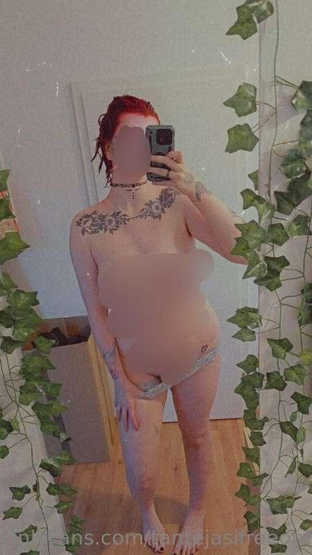 Frisch Haare gefärbt und dabei n Nude Pic gemacht... Unzensi..