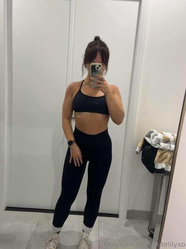 The fun begins when you message. Shall we chat?🙈