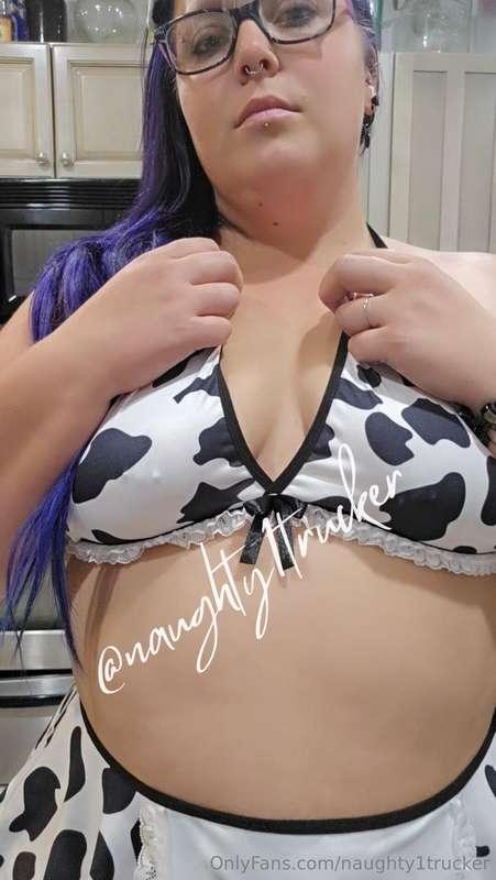 Sexy milk maid?? 😍😍