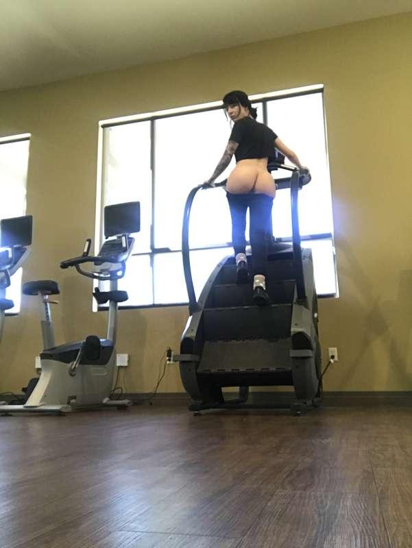 Working out with my ass out