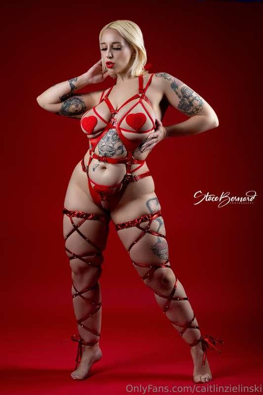 Happy Valentines Day baby 💋❤️ Swipe to see my pretty pussy 🌹..