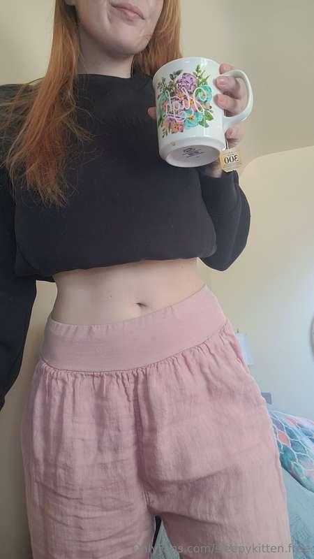 Morning peeps 🍵 Today's plan is to check my garden and empty..