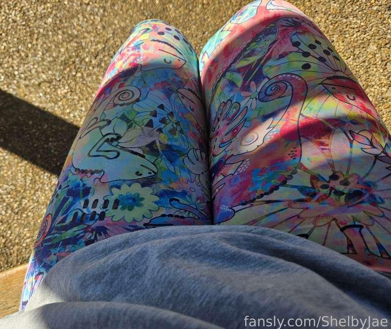 No panties underneath hehehe

#fyp #yogapants #ass #thighs #rub #public #mommy #milf